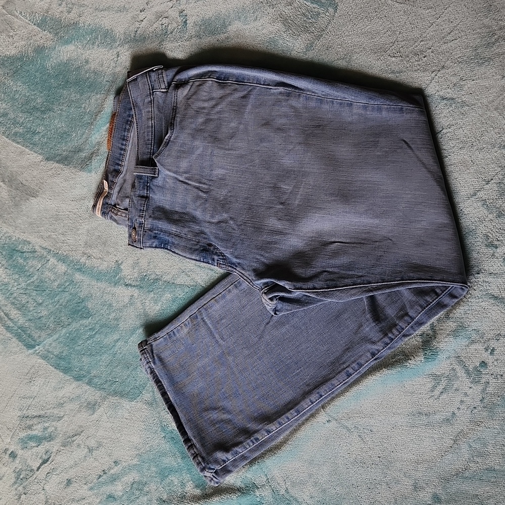 Levi Strauss Classic Bootcut. 20W